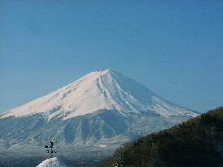 3月 新雪をかぶった富士山