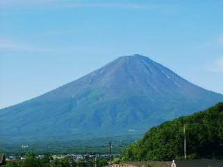 8月 全く雪のない富士山